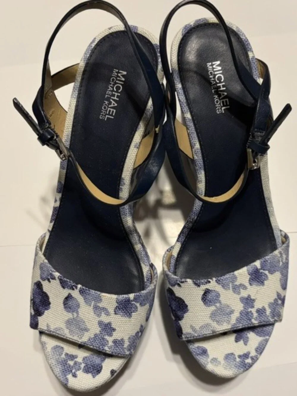 Micheal Kors white with blue flora print 5in heal Shoe Wedges